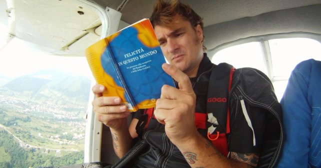 Goran Todić Biografija Na fotografiji je prikazan glumac, base jump, scuba diving: Goran Todić