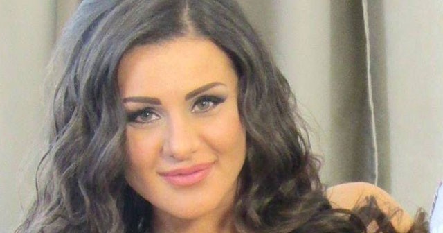 Sanela Vujnović Biografija Na fotografiji je prikazan pevačica: Sanela Vujnović