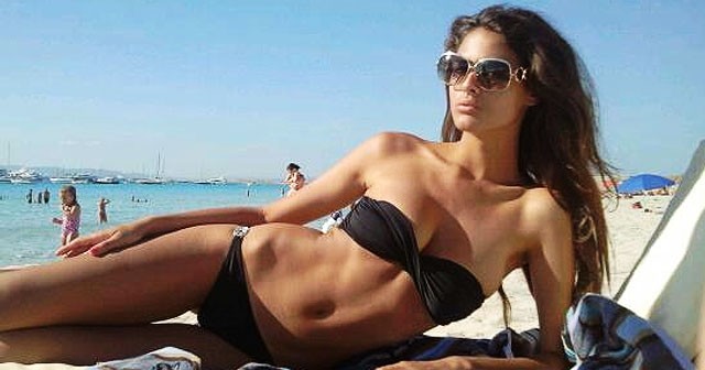 Bojana Krsmanović Biografija Na fotografiji je prikazan model: Bojana Krsmanović