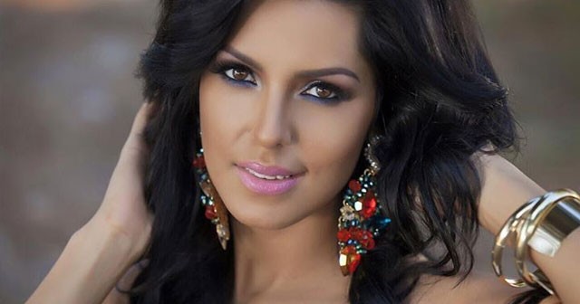 Tanja Savić Biografija Na fotografiji je prikazan pevačica: Tanja Savić