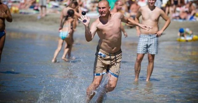 Romano Obilinović Biografija Na fotografiji je prikazan fudbaler: Romano Obilinović