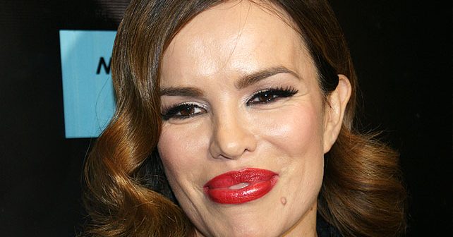 Severina Kojić (ranije Vučković) Biografija Na fotografiji je prikazan pevačica, glumica: Severina Kojić (ranije Vučković)
