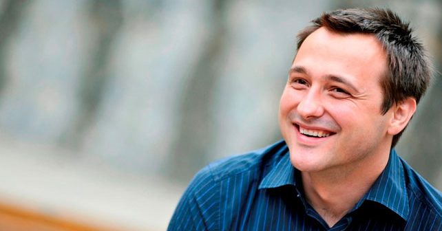 Bruno Šimleša Biografija Na fotografiji je prikazan pisac: Bruno Šimleša