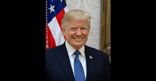 Donald Džon Tramp (Donald John Trump) Biografija Na fotografiji je prikazan preduzetnik, političar, bivši predsednik sad: Donald Džon Tramp (Donald John Trump)