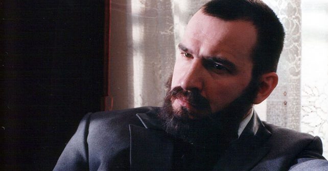 Nenad Jezdić Biografija Na fotografiji je prikazan glumac: Nenad Jezdić