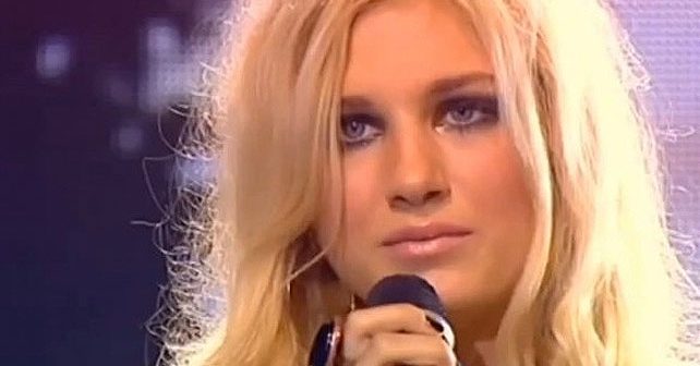 Nevena Božović Biografija Na fotografiji je prikazan pevačica: Nevena Božović