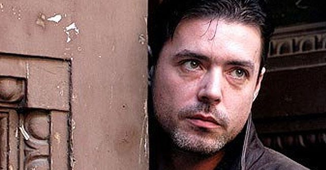 Igor Pervić Biografija Na fotografiji je prikazan glumac: Igor Pervić