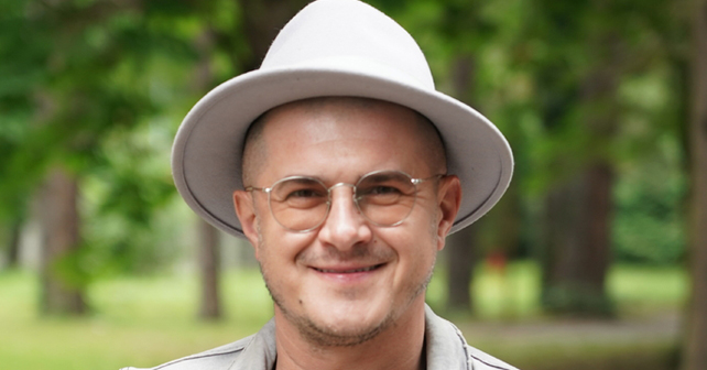 Na fotografiji je prikazan pevač: Aleksandar Cvetković (Sale Tropiko)