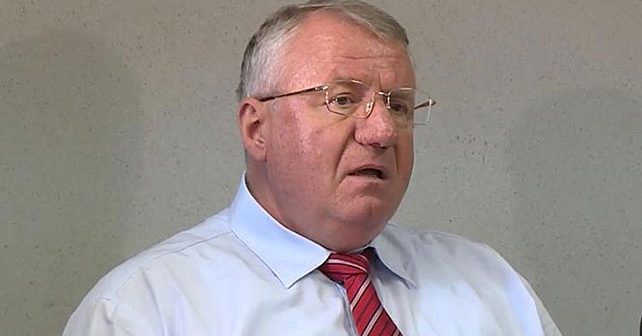 Vojislav Šešelj Biografija Na fotografiji je prikazan političar: Vojislav Šešelj