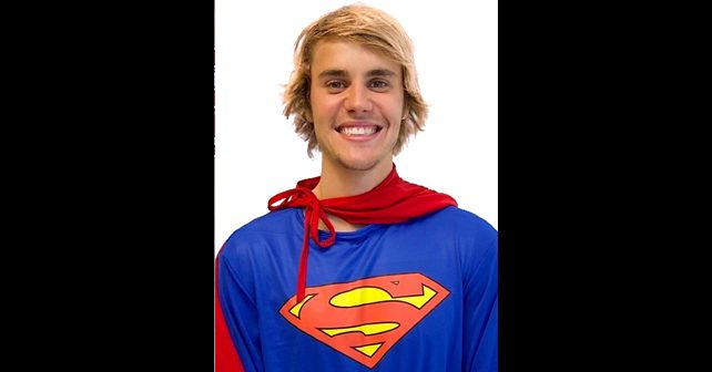 Džastin Biber (Justin Bieber) Biografija Na fotografiji je prikazan pevač: Džastin Biber (Justin Bieber)