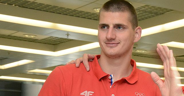 Nikola Jokić Biografija Na fotografiji je prikazan košarkaš: Nikola Jokić