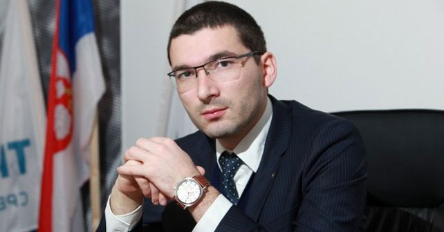 Miroslav Parović Biografija Na fotografiji je prikazan inženjer elektrotehnike i računarstva, političar: Miroslav Parović