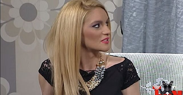 Tamara Stojmirov Biografija Na fotografiji je prikazan voditeljka: Tamara Stojmirov