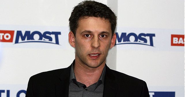 Božo Petrov Biografija Na fotografiji je prikazan političar, psihijatar: Božo Petrov