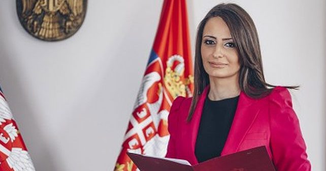 Nela Kuburović Biografija Na fotografiji je prikazan pravnik, ministar: Nela Kuburović