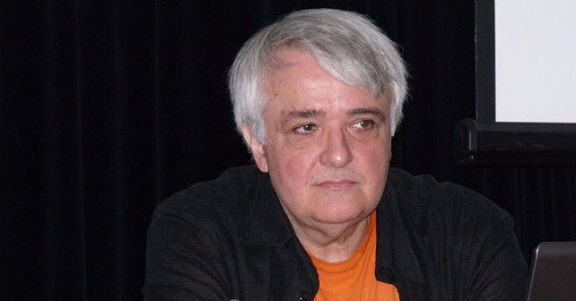 Voja Antonić Biografija Na fotografiji je prikazan novinar, pronalazač: Voja Antonić