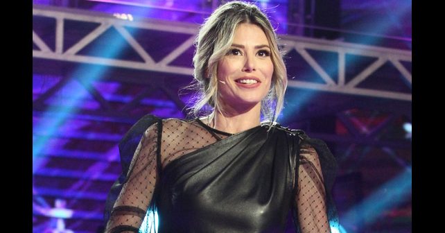 Ana Mihajlovski Biografija Na fotografiji je prikazan voditeljka: Ana Mihajlovski
