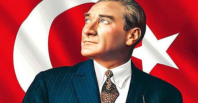 Mustafa Kemal Ataturk Biografija Na fotografiji je prikazan političar, vojskovođa, državnik: Mustafa Kemal Ataturk