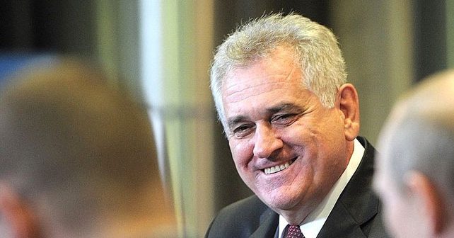 Tomislav Nikolić Biografija Na fotografiji je prikazan političar: Tomislav Nikolić