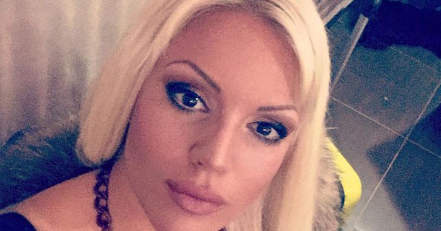 Dunja Popović Biografija Na fotografiji je prikazan pevačica, profesor: Dunja Popović