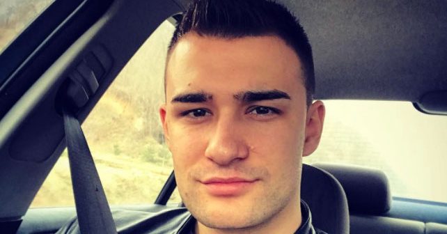 Haris Berković Biografija Na fotografiji je prikazan pevač: Haris Berković