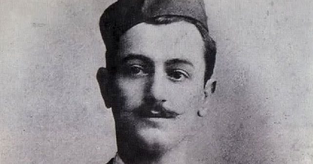 Aleksa Šantić Biografija Na fotografiji je prikazan pesnik: Aleksa Šantić