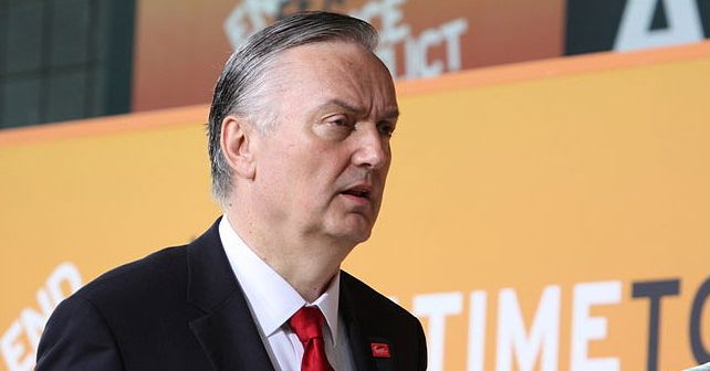 Zlatko Lagumdžija Biografija Na fotografiji je prikazan političar, ministar vanjskih poslova bih: Zlatko Lagumdžija
