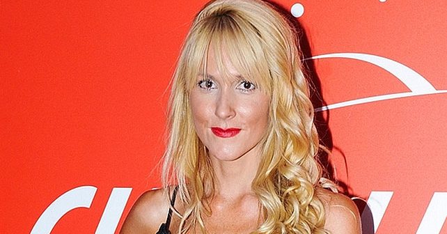 Iva Štrljić Biografija Na fotografiji je prikazan glumica, voditeljka, spisateljica: Iva Štrljić