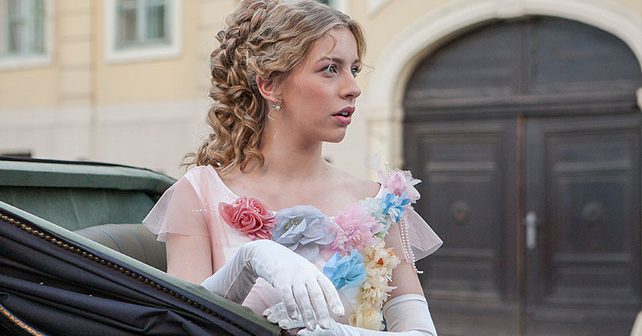 Tamara Aleksić Biografija Na fotografiji je prikazan glumica: Tamara Aleksić