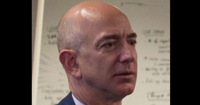 Džef Bezos (Jeff Bezos) Biografija Na fotografiji je prikazan preduzetnik (vlasnik amazona), inženjer računarstva, investitor: Džef Bezos (Jeff Bezos)