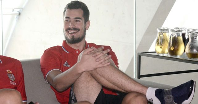 Nikola Kalinić Biografija Na fotografiji je prikazan košarkaš: Nikola Kalinić