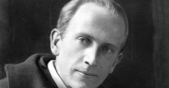 Alan Aleksander Miln Biografija Na fotografiji je prikazan književnik, pisac: Alan Aleksander Miln