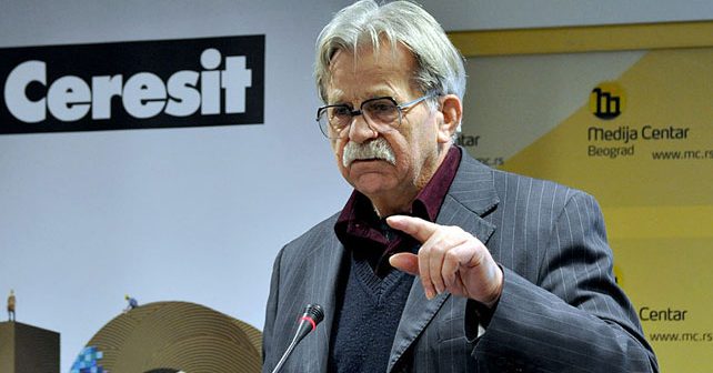 Ljubivoje Ršumović Biografija Na fotografiji je prikazan pesnik, književnik: Ljubivoje Ršumović