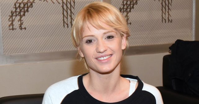 Anja Mit Biografija Na fotografiji je prikazan glumica, pevačica: Anja Mit