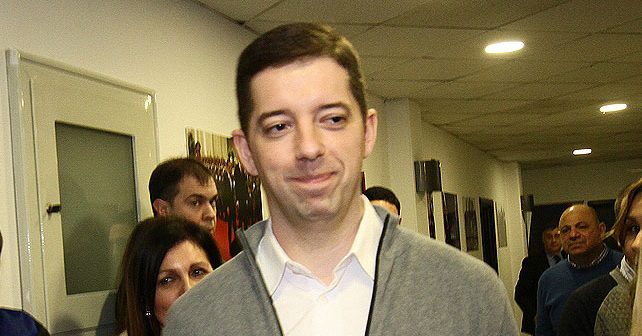 Marko Đurić Biografija Na fotografiji je prikazan političar, pravnik: Marko Đurić