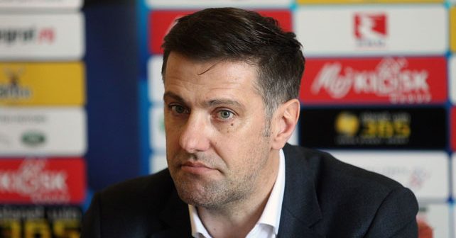 Mladen Krstajić Biografija Na fotografiji je prikazan fudbalski trener, fudbaler, preduzetnik: Mladen Krstajić