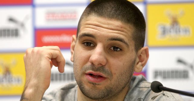 Aleksandar Mitrović Biografija Na fotografiji je prikazan fudbaler: Aleksandar Mitrović