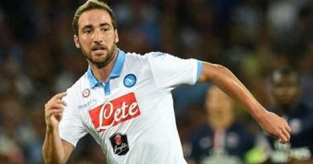Gonzalo Higuain Biografija Na fotografiji je prikazan fudbaler: Gonzalo Higuain