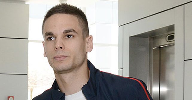 Mijat Gaćinović Biografija Na fotografiji je prikazan fudbaler: Mijat Gaćinović