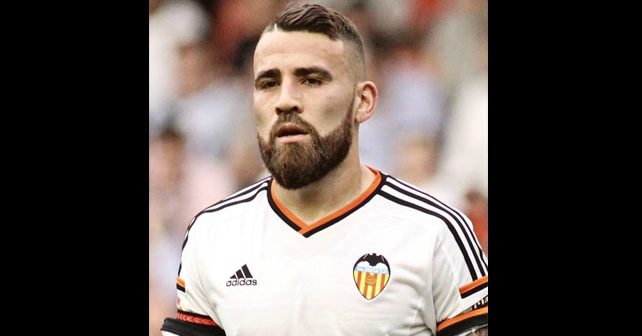 Nikolas Otamendi Biografija Na fotografiji je prikazan fudbaler: Nikolas Otamendi