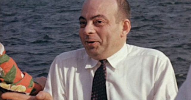 Antoan de Sent Egziperi (Antoine de Saint-Exupéry) Biografija Na fotografiji je prikazan avijatičar, književnik: Antoan de Sent Egziperi (Antoine de Saint-Exupéry)