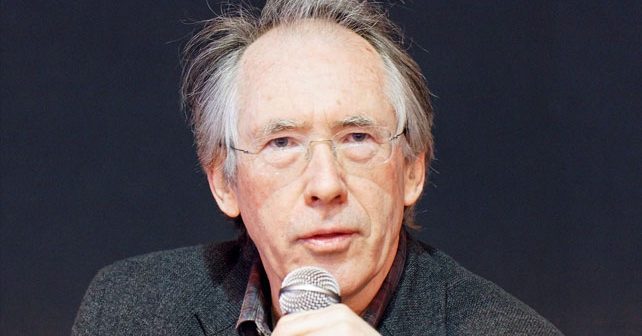 Ijan Mekjuan (Ian McEwan) Biografija Na fotografiji je prikazan književnik, scenarist: Ijan Mekjuan (Ian McEwan)