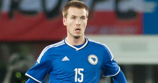 Toni Šunjić Biografija Na fotografiji je prikazan fudbaler: Toni Šunjić