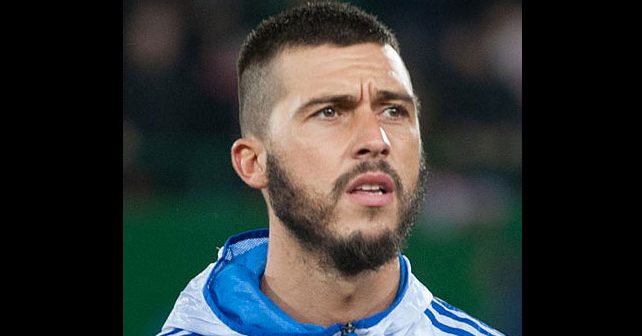 Haris Medunjanin Biografija Na fotografiji je prikazan fudbaler: Haris Medunjanin