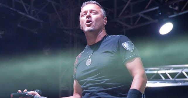 Marko Perković Tompson Biografija Na fotografiji je prikazan pevač, muzičar: Marko Perković Tompson