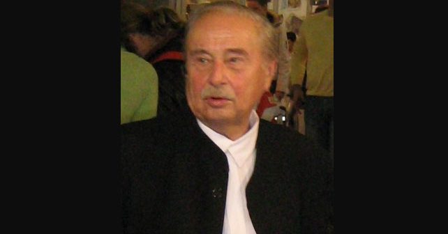 Milorad Pavić Biografija Na fotografiji je prikazan književnik, pesnik: Milorad Pavić