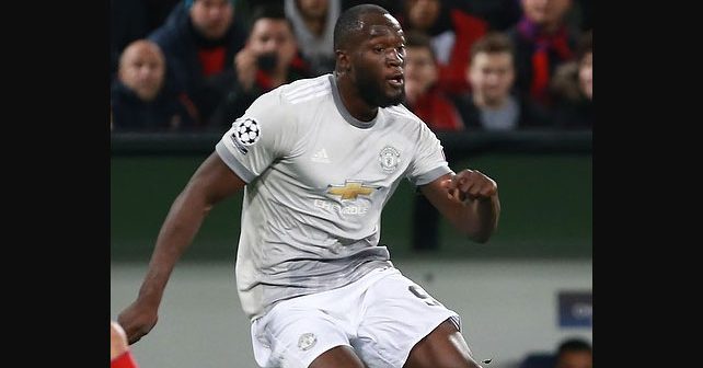 Romelu Lukaku Biografija Na fotografiji je prikazan fudbaler: Romelu Lukaku