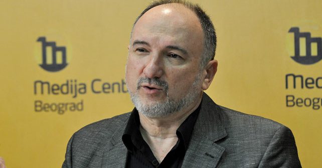 Zoran Milivojević Biografija Na fotografiji je prikazan psihoterapeut, pisac: Zoran Milivojević