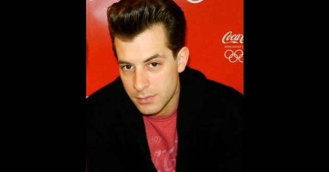 Mark Ronson Biografija Na fotografiji je prikazan producent, dj, muzičar: Mark Ronson