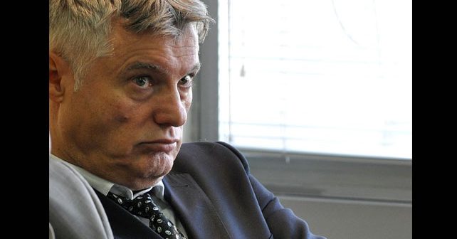 Miroslav Lazanski Biografija Na fotografiji je prikazan novinar, vojni analitičar, diplomata: Miroslav Lazanski